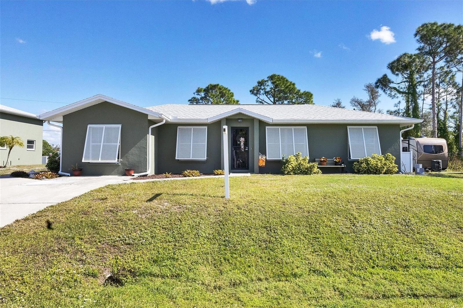 Photo one of 7168 Lighthouse St Englewood FL 34224 | MLS D6133234