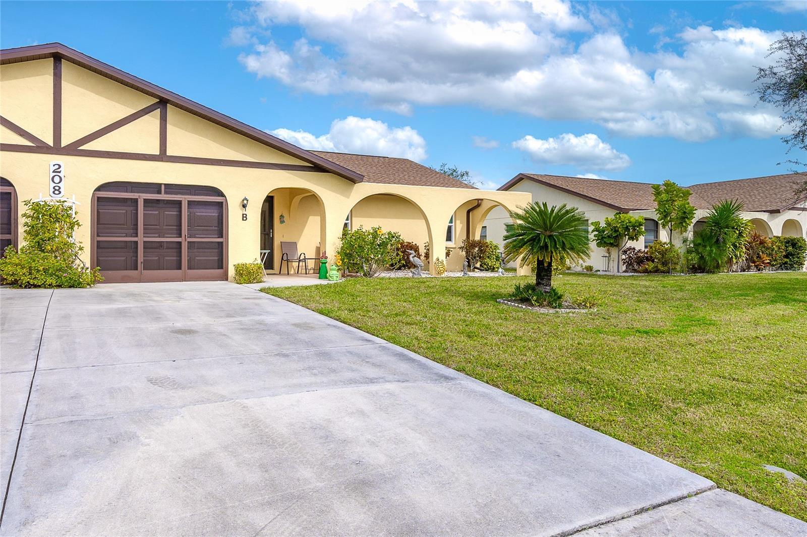 Photo one of 208 High Point Dr # B Englewood FL 34223 | MLS D6134577