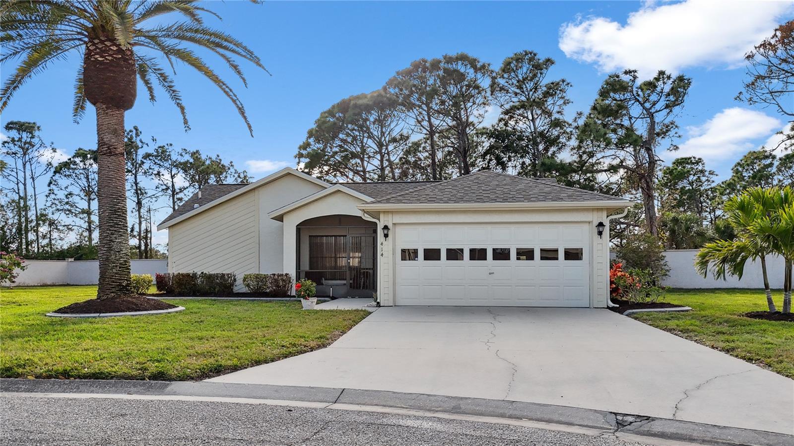Photo one of 414 Cypress Forest Dr Englewood FL 34223 | MLS D6134669