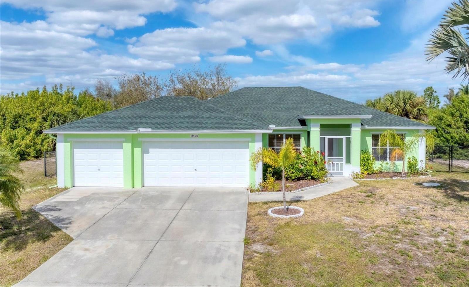 Photo one of 13500 Commonwealth Ave Port Charlotte FL 33981 | MLS D6134913