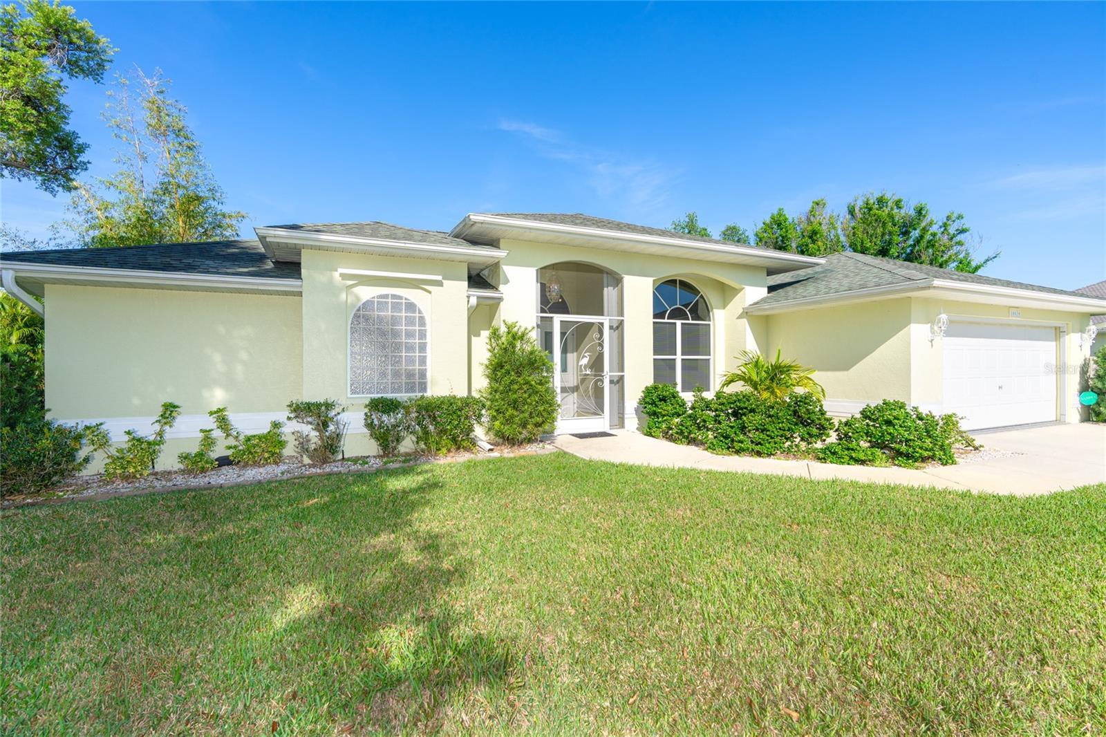 Photo one of 10039 Franklin Dr Englewood FL 34224 | MLS D6135596