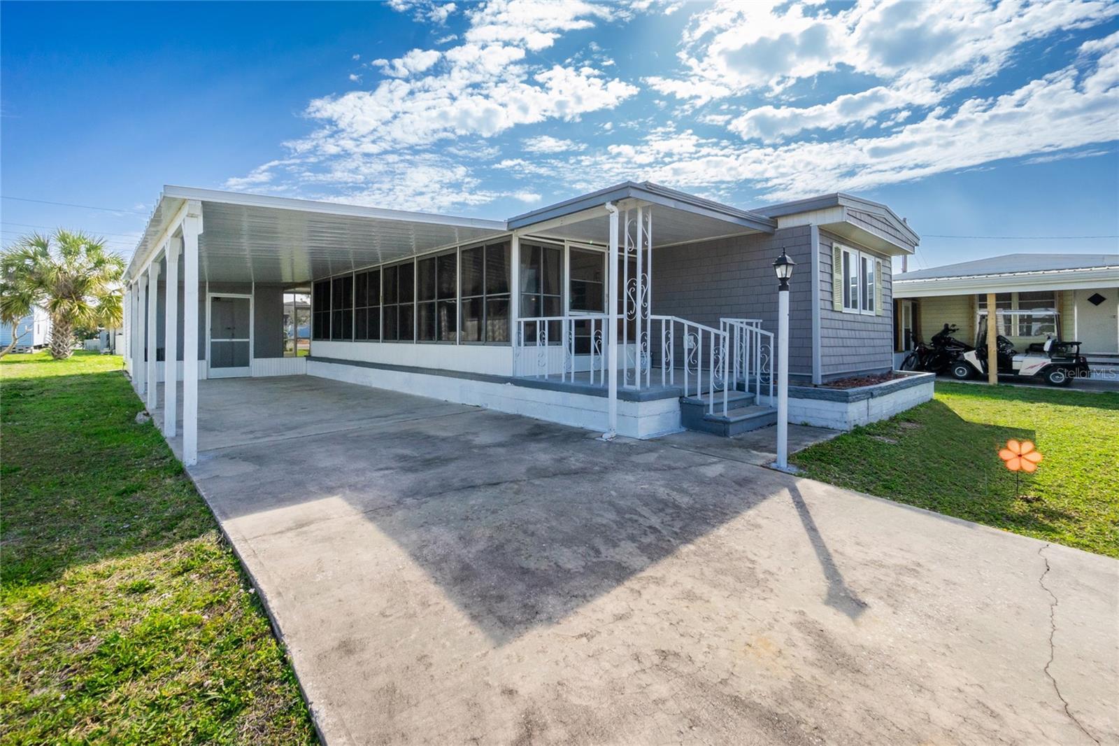 Photo one of 223 Wolverine Ave North Port FL 34287 | MLS D6135614