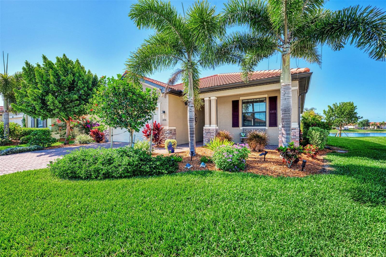 Photo one of 10196 Crooked Creek Dr Venice FL 34293 | MLS D6136027