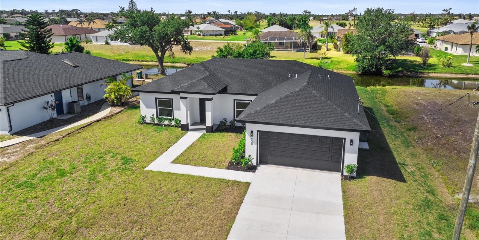 Photo one of 220 Mark Twain Ln Rotonda West FL 33947 | MLS D6138492