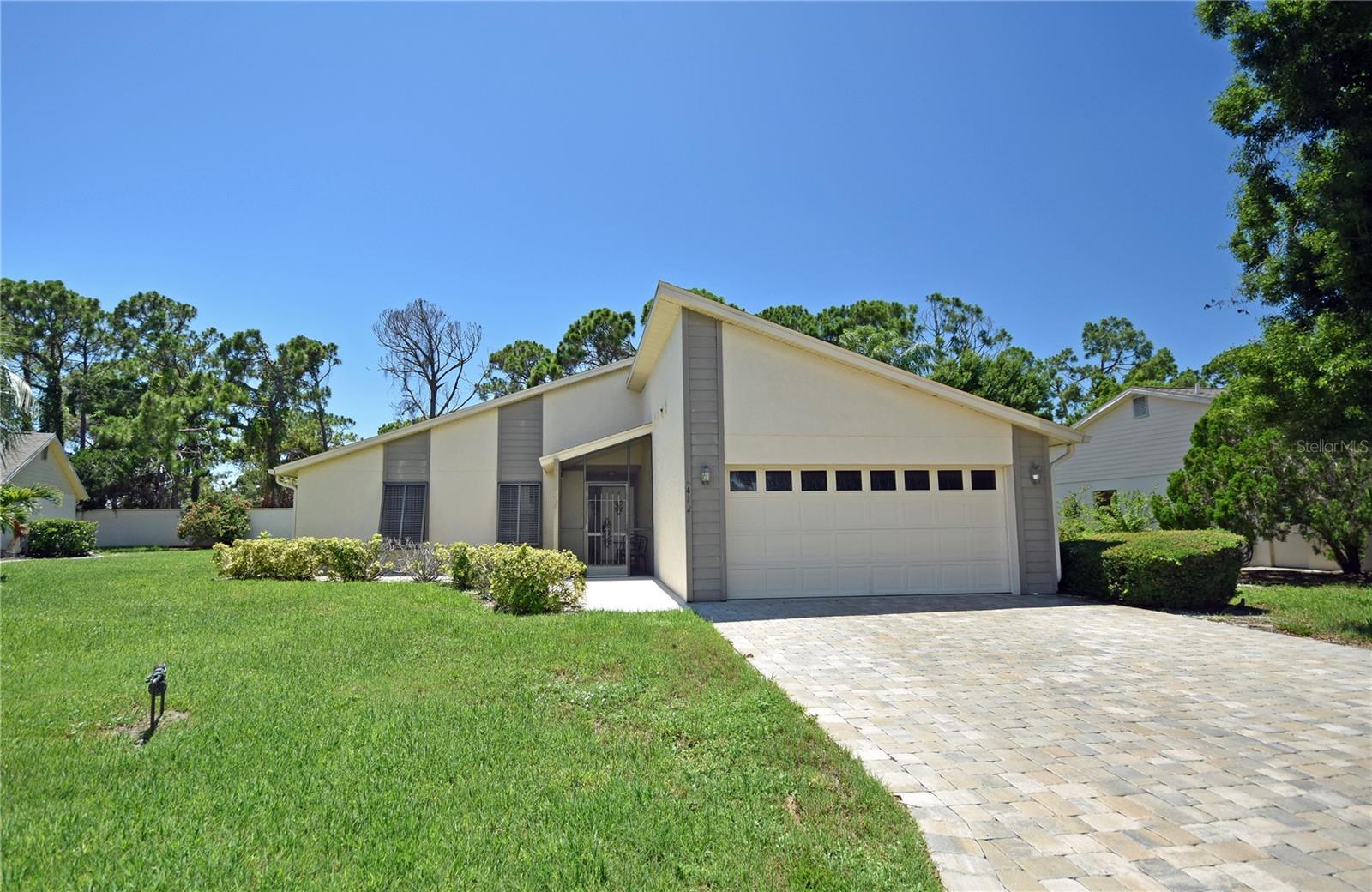 Photo one of 412 Cypress Forest Dr Englewood FL 34223 | MLS D6138879