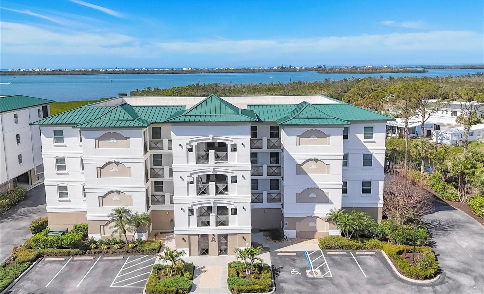 Photo one of 9203 Griggs Rd # 204 Englewood FL 34224 | MLS D6141059