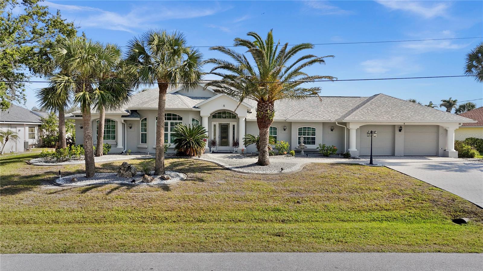 Photo one of 4 Sportsman Ln Rotonda West FL 33947 | MLS D6141152