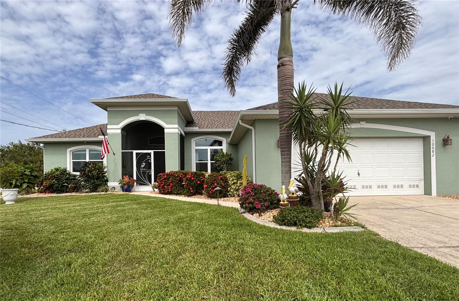 Photo one of 10082 Army Cir Port Charlotte FL 33981 | MLS D6141397
