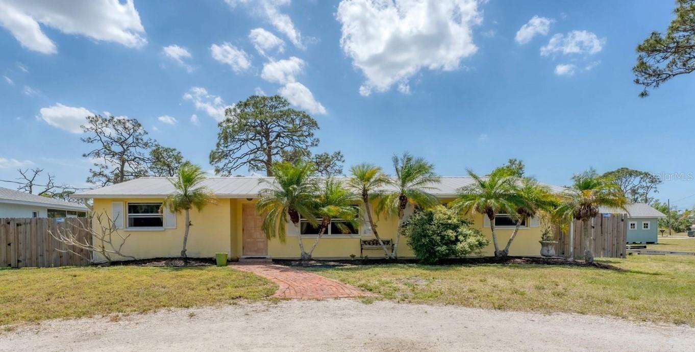 Photo one of 551 Morrison Ave Englewood FL 34223 | MLS D6141668
