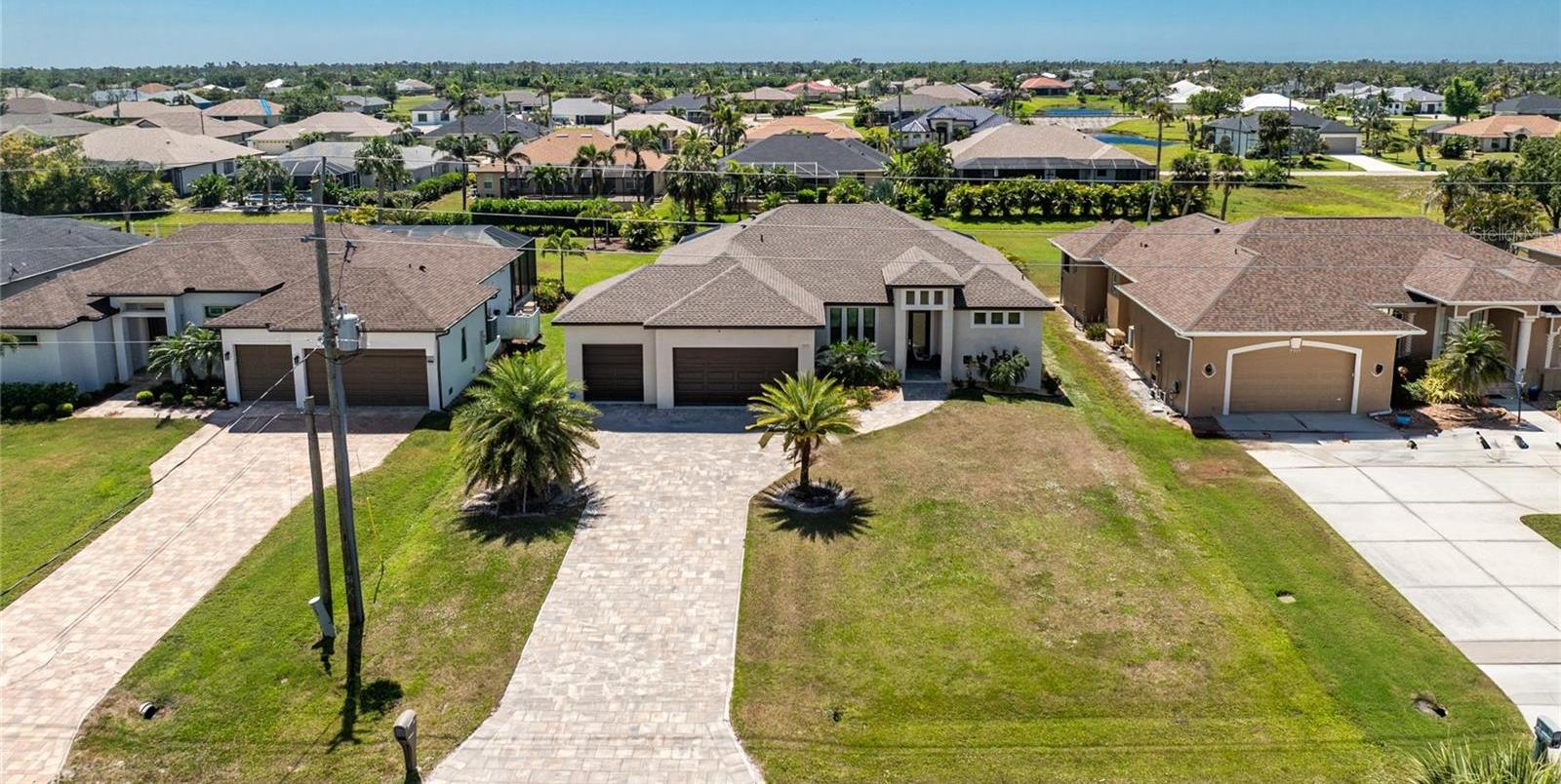 Photo one of 212 Rotonda E Blvd Rotonda West FL 33947 | MLS D6141727