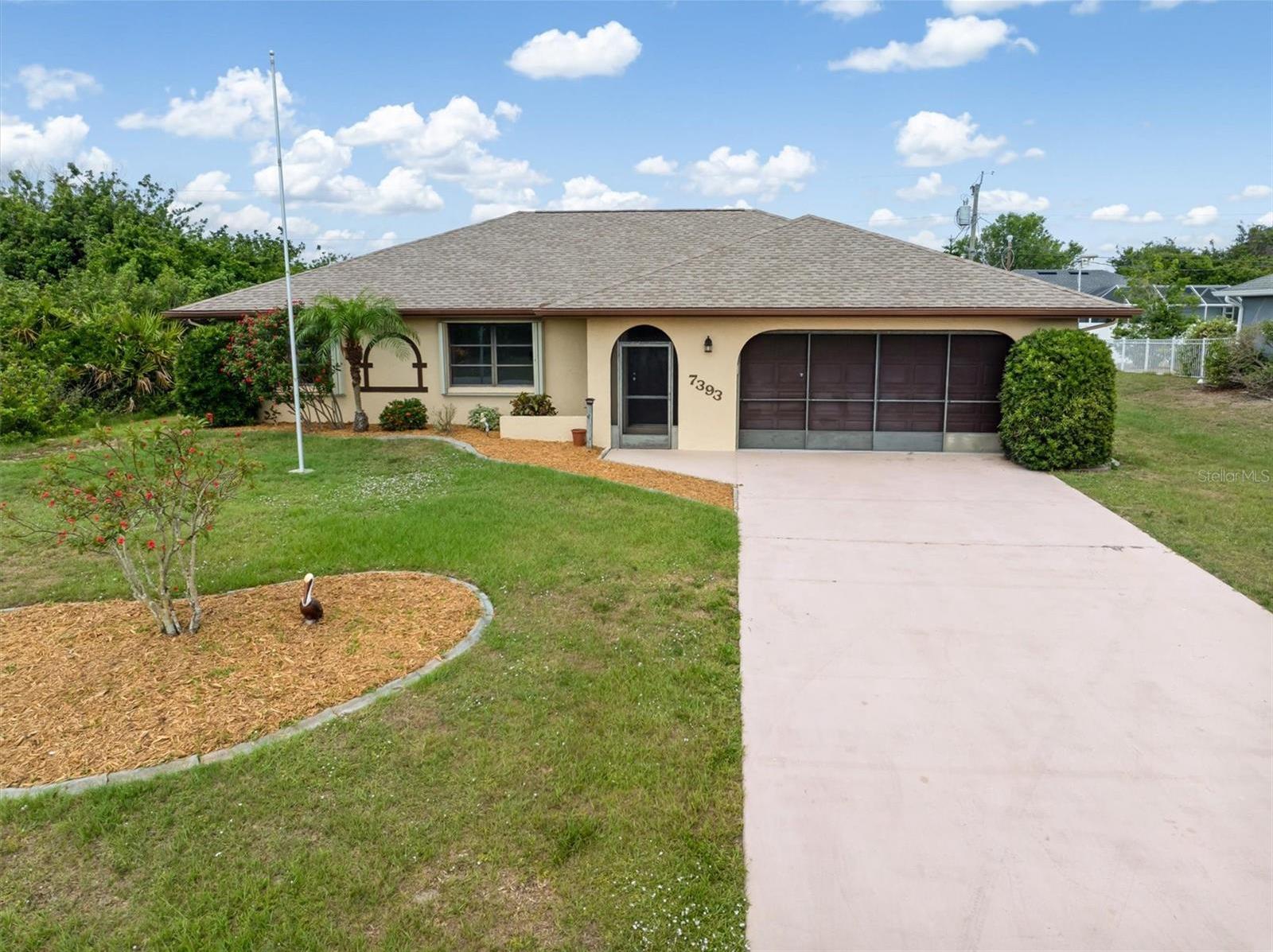 Photo one of 7393 Mamouth St Englewood FL 34224 | MLS D6142357