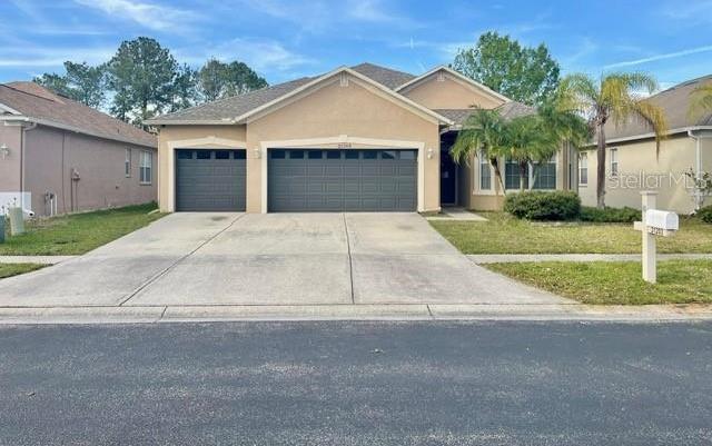 Photo one of 31203 Anniston Dr Wesley Chapel FL 33543 | MLS L4943336