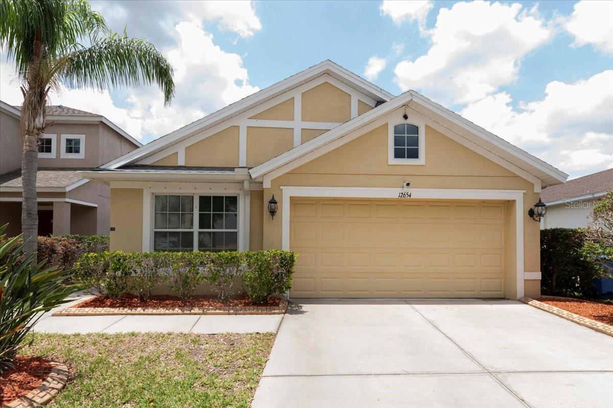 Photo one of 12654 Belcroft Dr Riverview FL 33579 | MLS L4952900