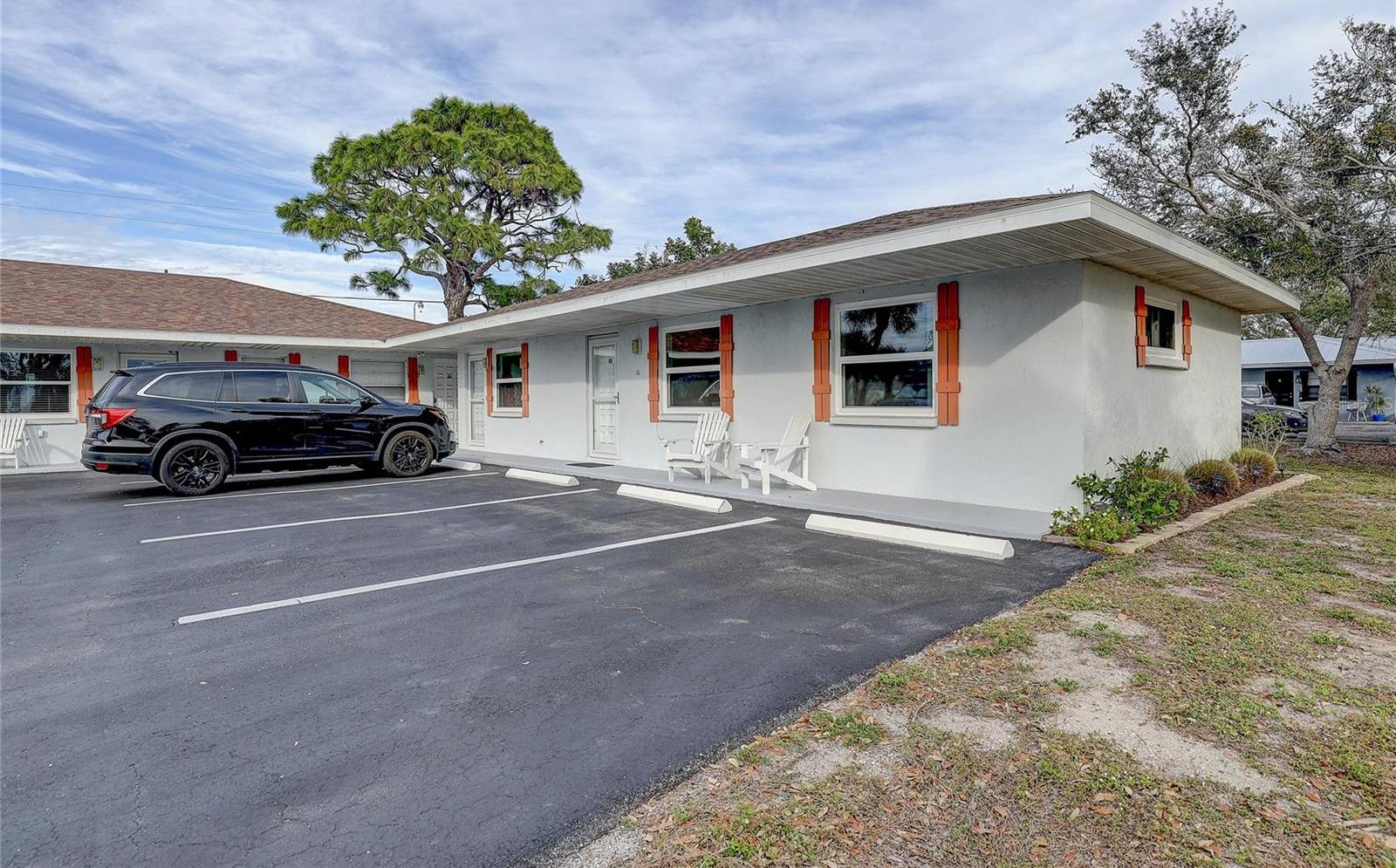 Photo one of 510 Airport E Ave # 2D Venice FL 34285 | MLS N6130276