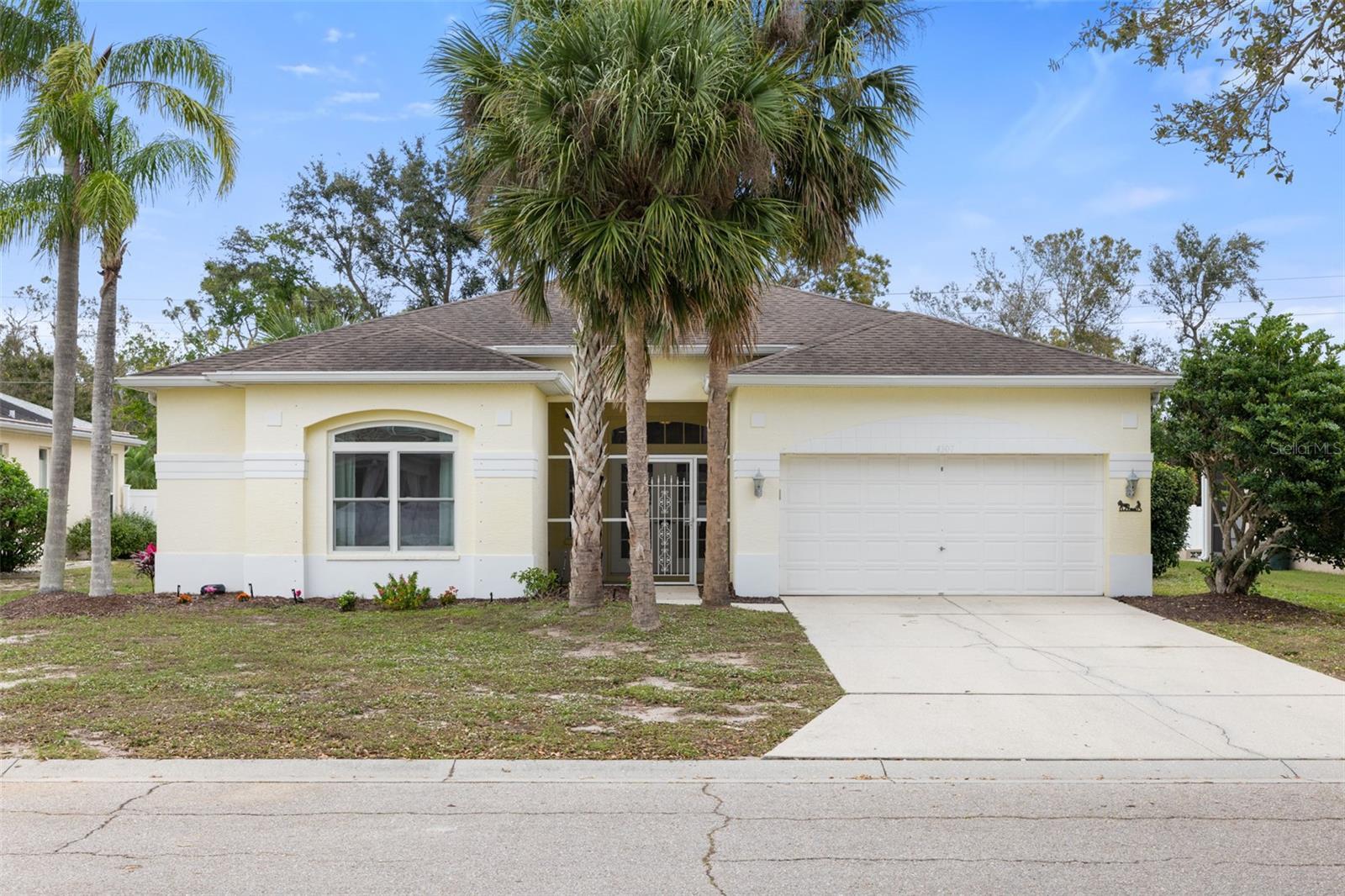 Photo one of 4307 Manfield Dr Venice FL 34293 | MLS N6130675