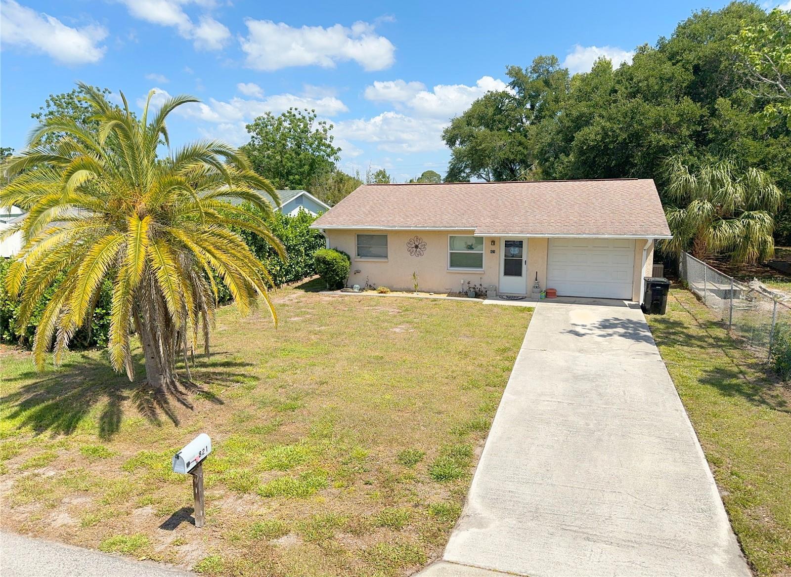 Photo one of 821 Myrtle Ave Venice FL 34285 | MLS N6132775