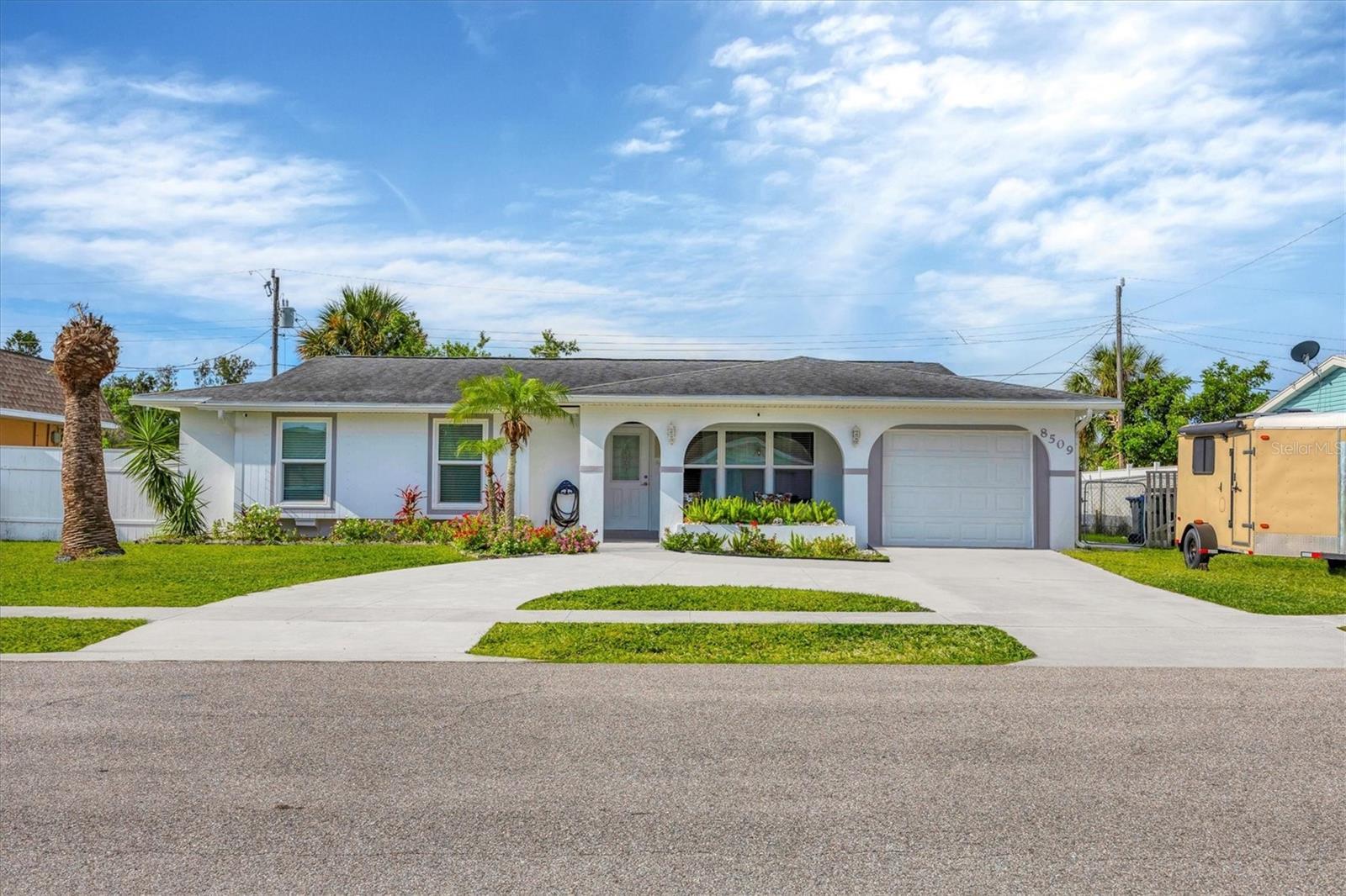 Photo one of 8509 La Boca Ave North Port FL 34287 | MLS N6133549