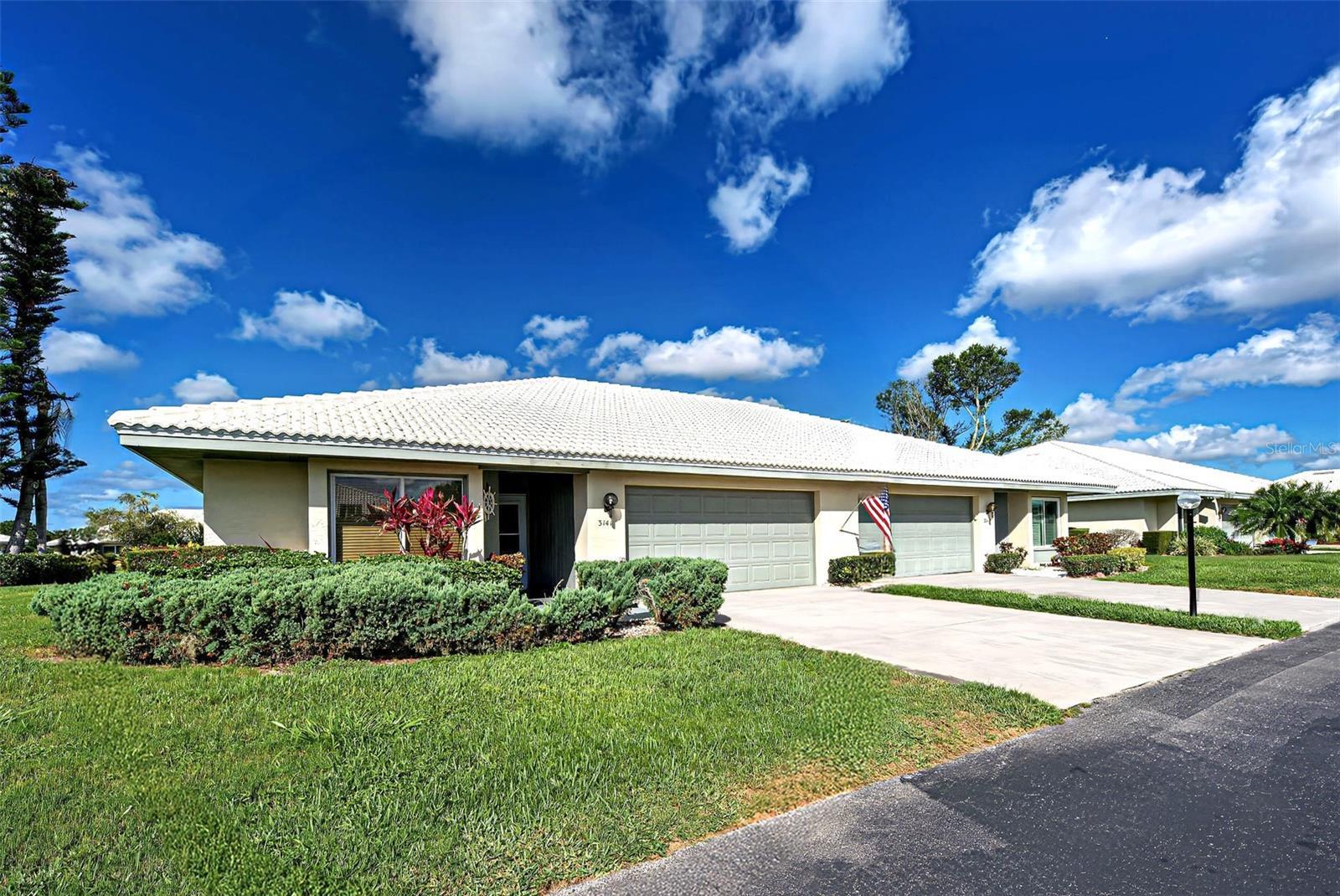Photo one of 3141 Heron Shores Dr Venice FL 34293 | MLS N6138817