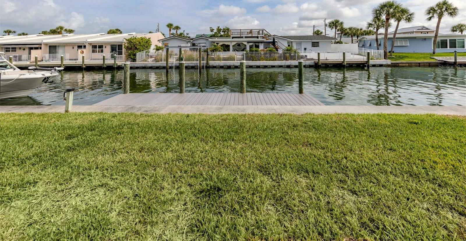 Photo one of 832 Whitecap Cir # 5 Venice FL 34285 | MLS N6138859