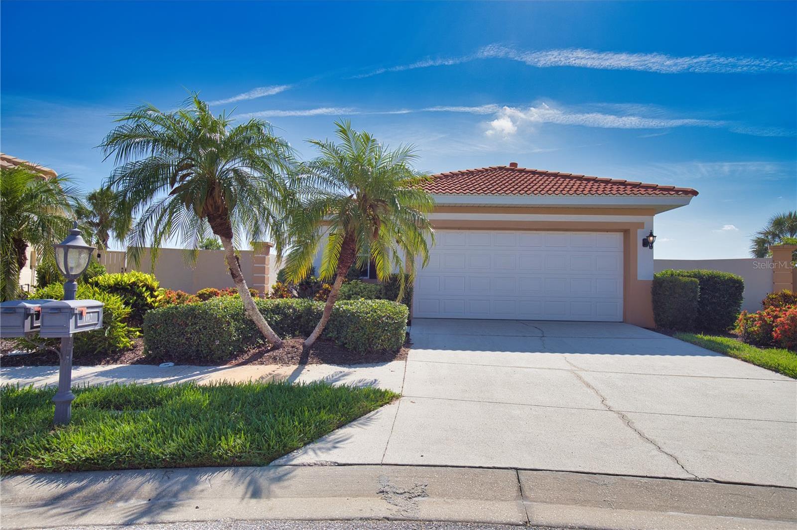 Photo one of 102 Mestre Pl North Venice FL 34275 | MLS N6138975