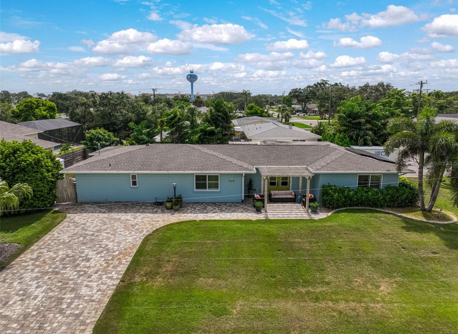 Photo one of 1099 Nokomis S Ave Venice FL 34285 | MLS N6138940