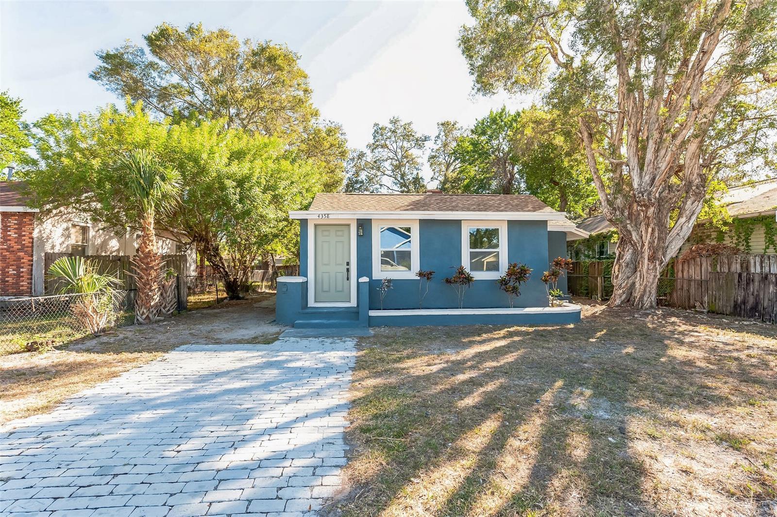Photo one of 3458 Queensboro S Ave St Petersburg FL 33711 | MLS O6148578
