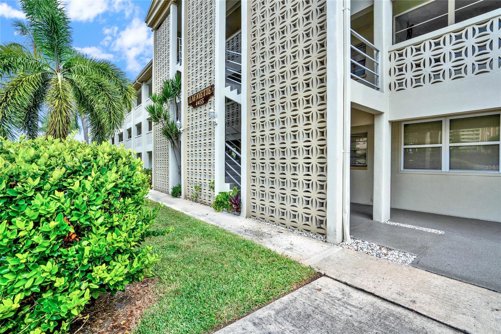Photo one of 4455 Duhme Rd # 205 St Petersburg FL 33708 | MLS O6150489