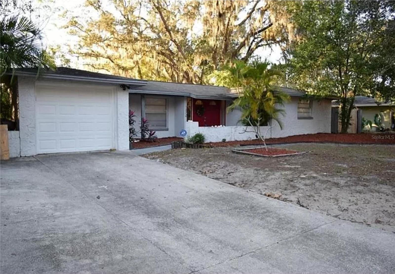 Photo one of 7804 N Whittier St Tampa FL 33617 | MLS O6181002
