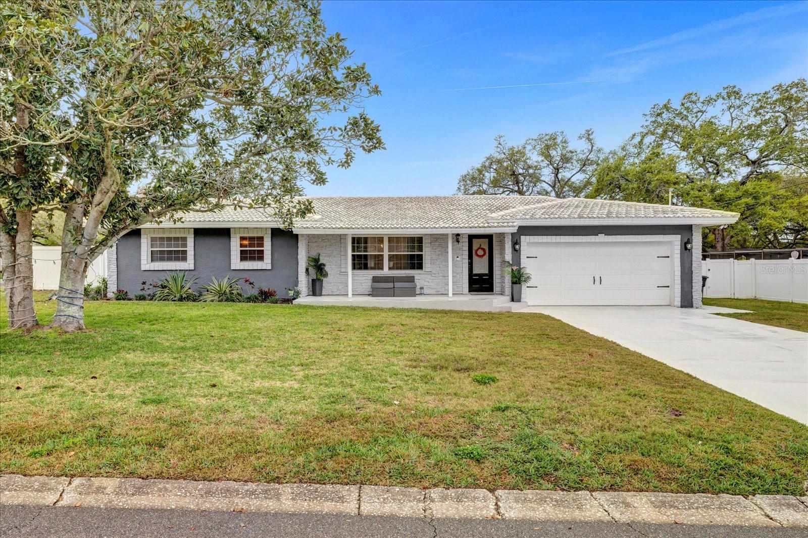 Photo one of 1925 Magnolia Dr Clearwater FL 33764 | MLS O6184904