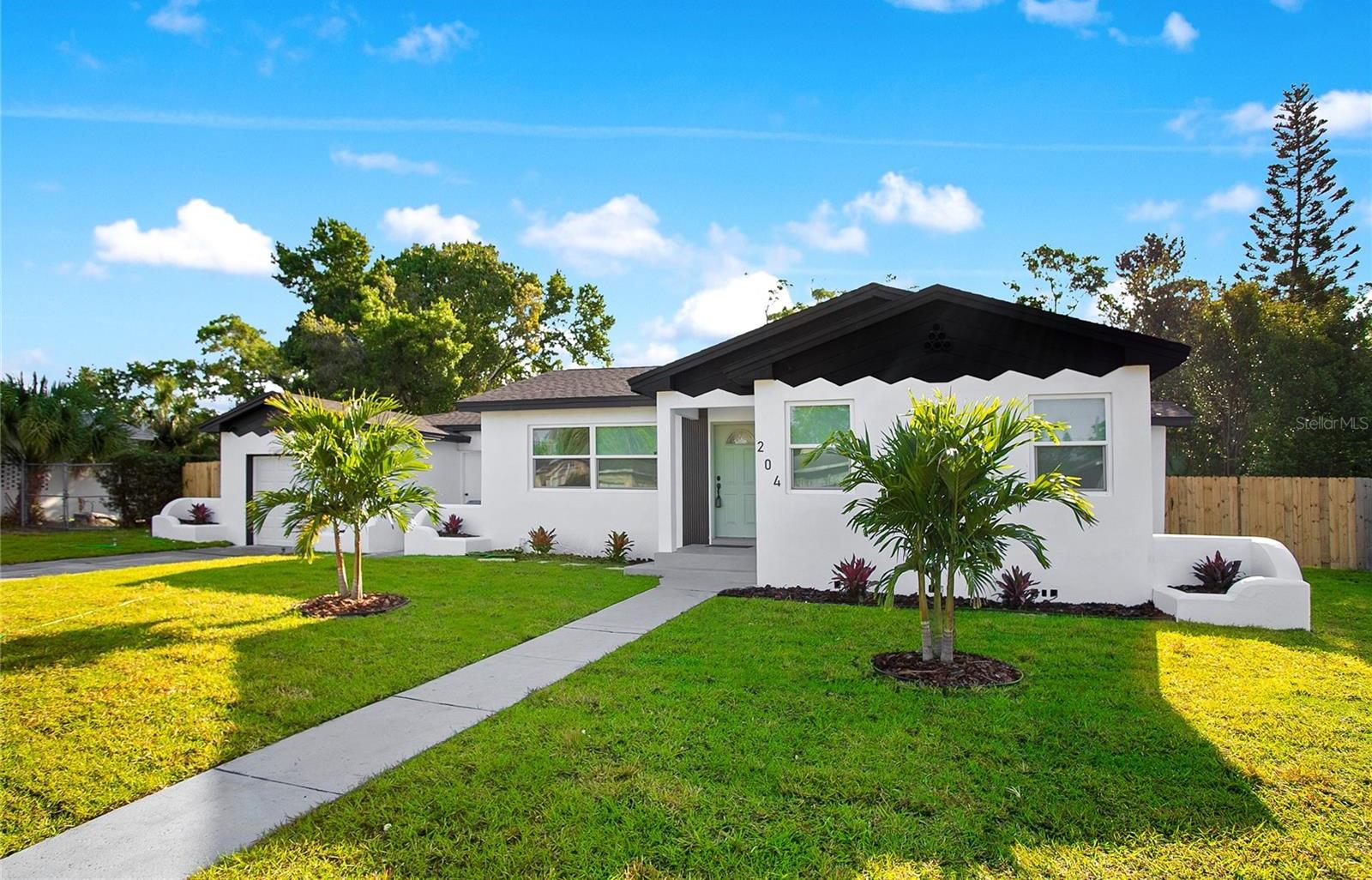 Photo one of 204 Madison S St St Petersburg FL 33711 | MLS O6189953