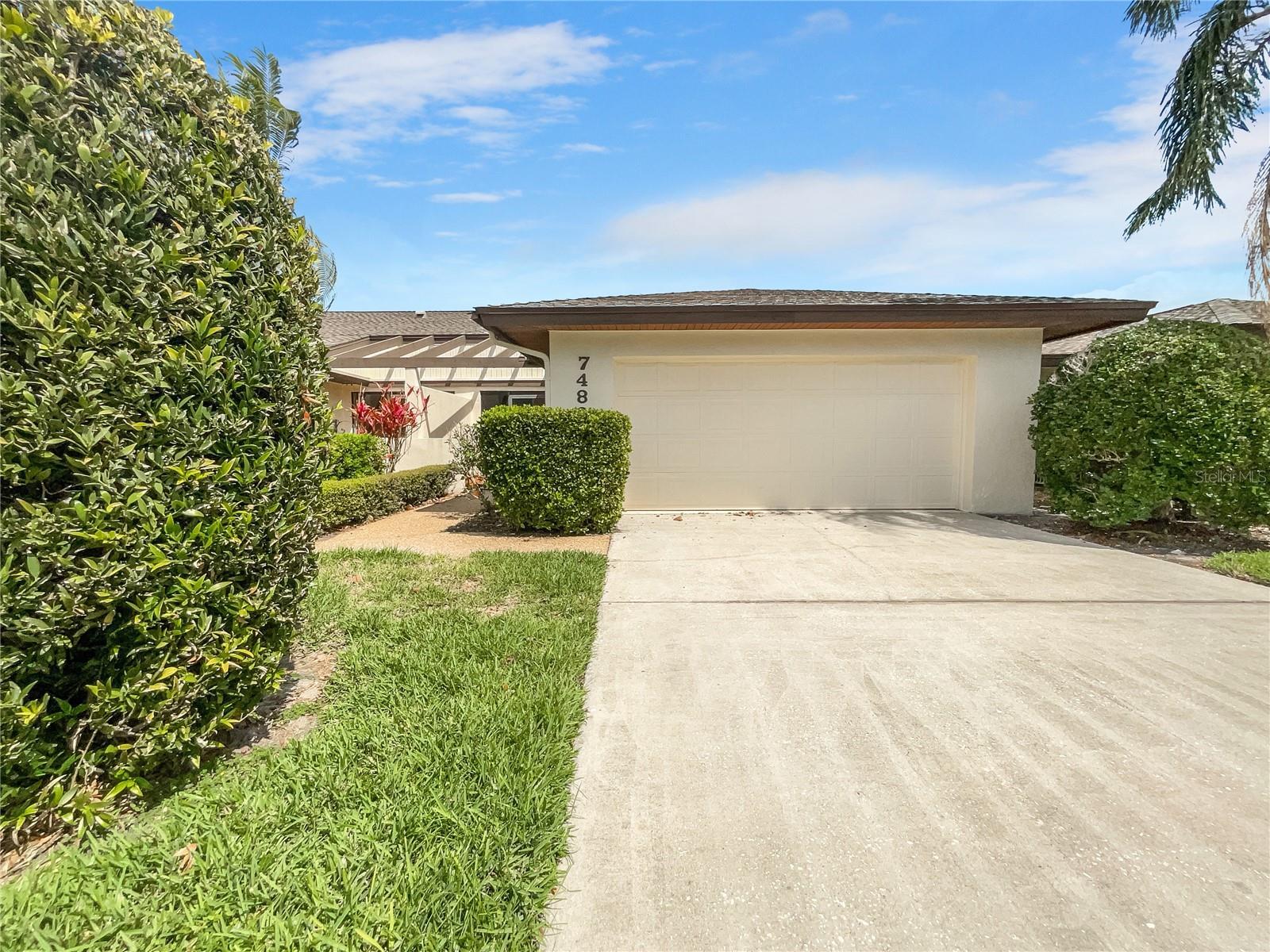 Photo one of 7483 Carnoustie Dr # 5B Sarasota FL 34238 | MLS O6190998