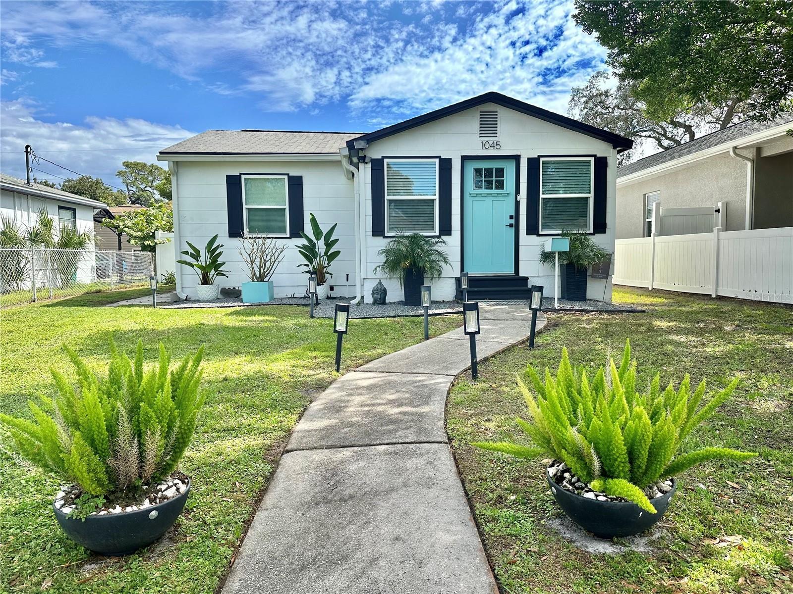 Photo one of 1045 26Th N St St Petersburg FL 33713 | MLS O6196776