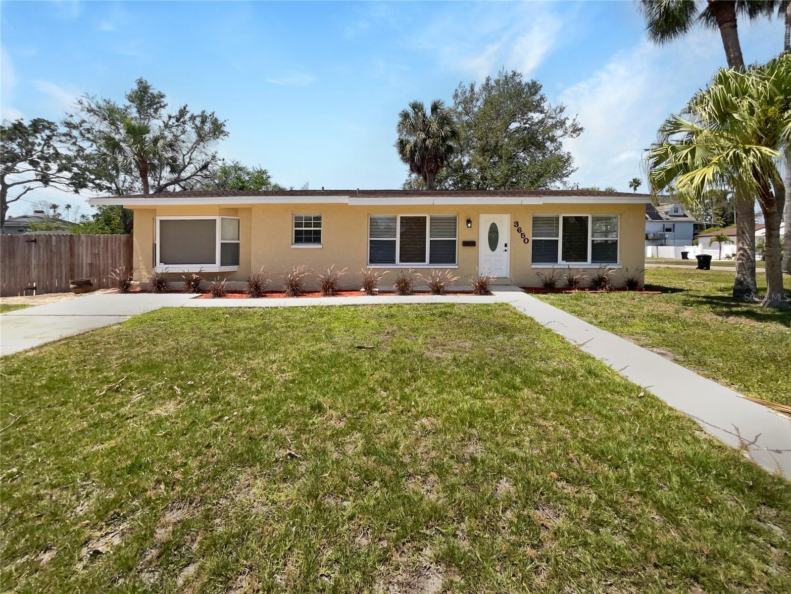 Photo one of 3650 Arkansas Ne Ave St Petersburg FL 33703 | MLS O6198788