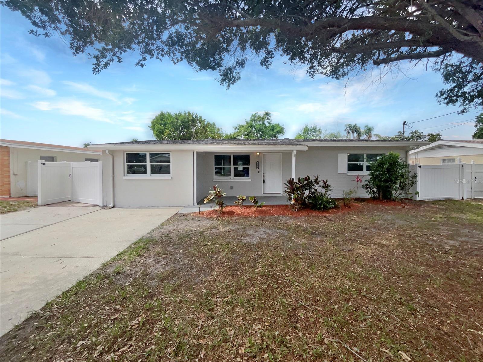 Photo one of 4104 W Gray St Tampa FL 33609 | MLS O6215715