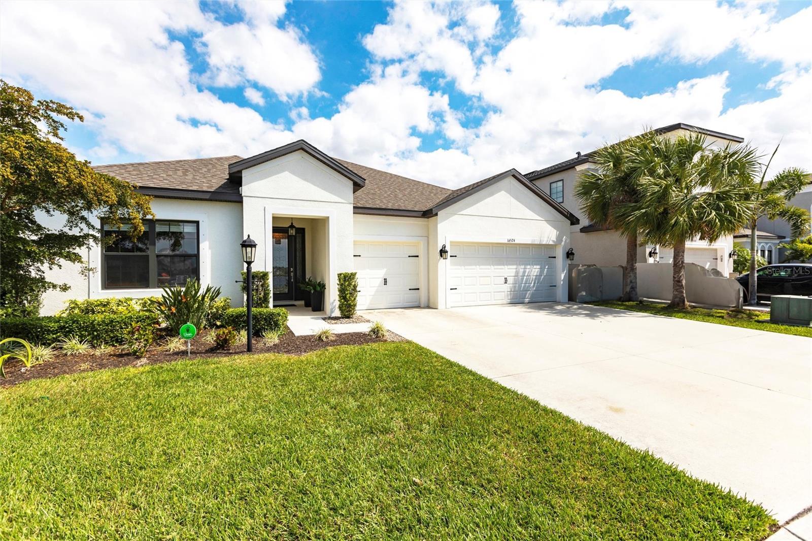 Photo one of 16524 Paynes Mill Dr Bradenton FL 34211 | MLS O6290381