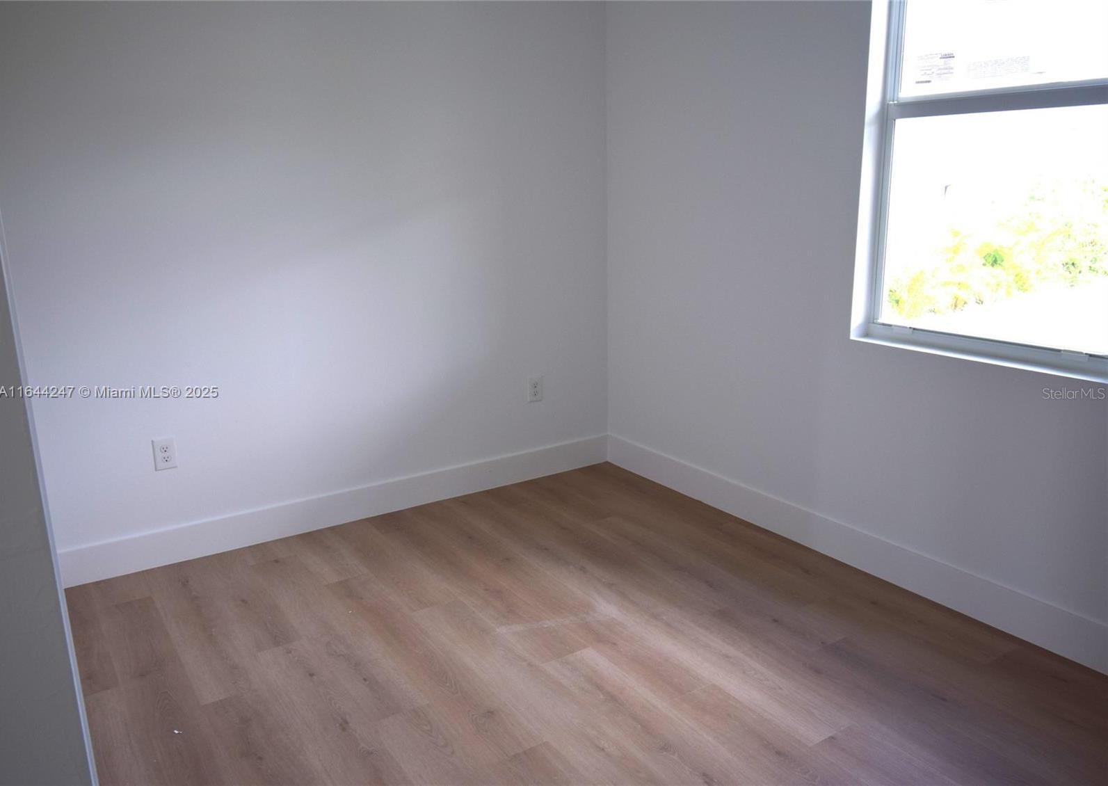 Photo #15