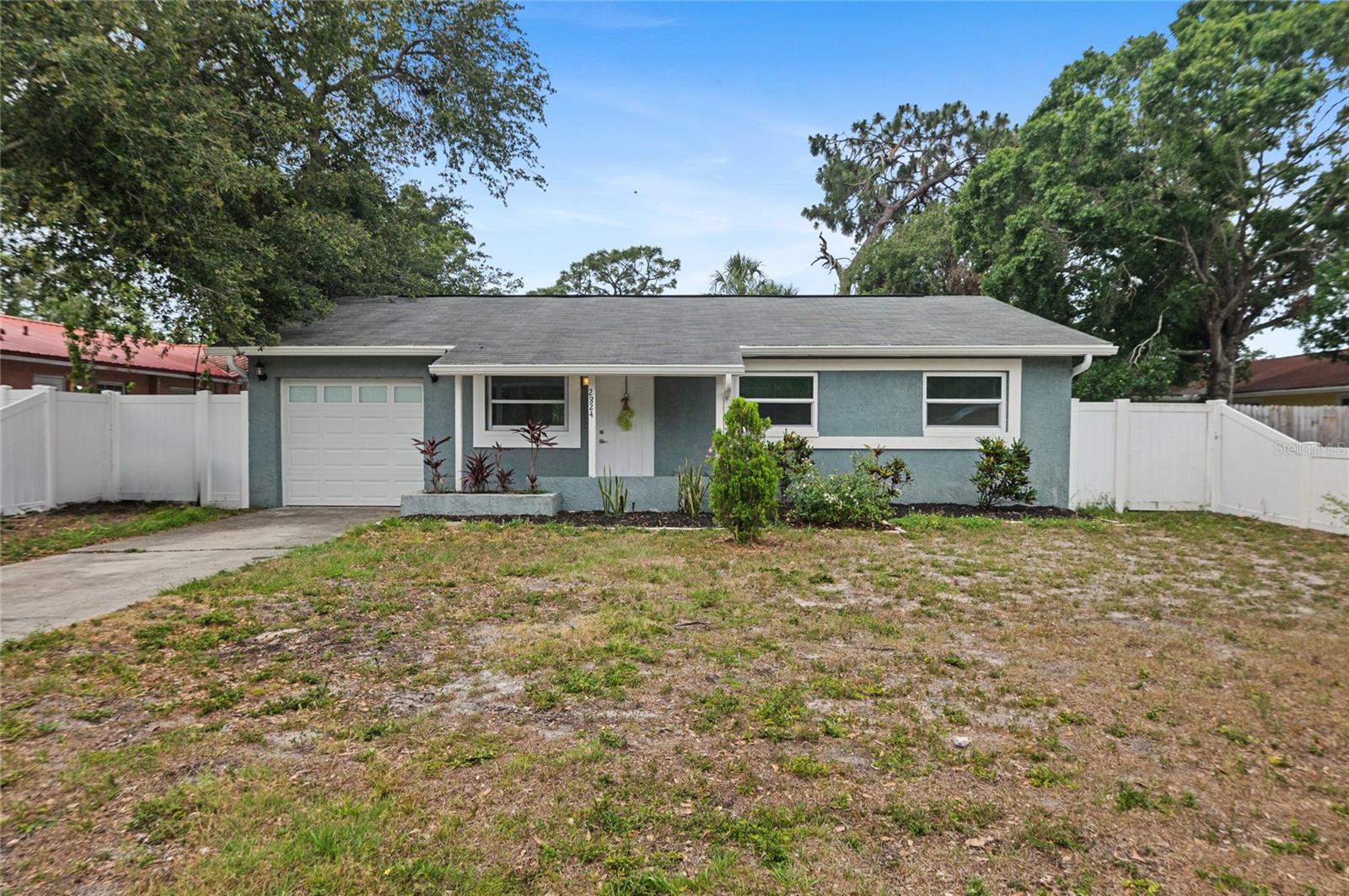 Photo one of 2824 Oaklawn Ave Largo FL 33771 | MLS O6307747
