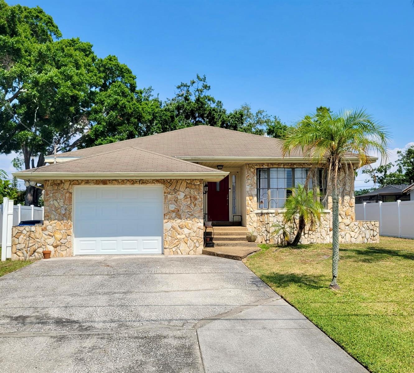 Photo one of 4419 Waltham Dr Tampa FL 33634 | MLS O6310260