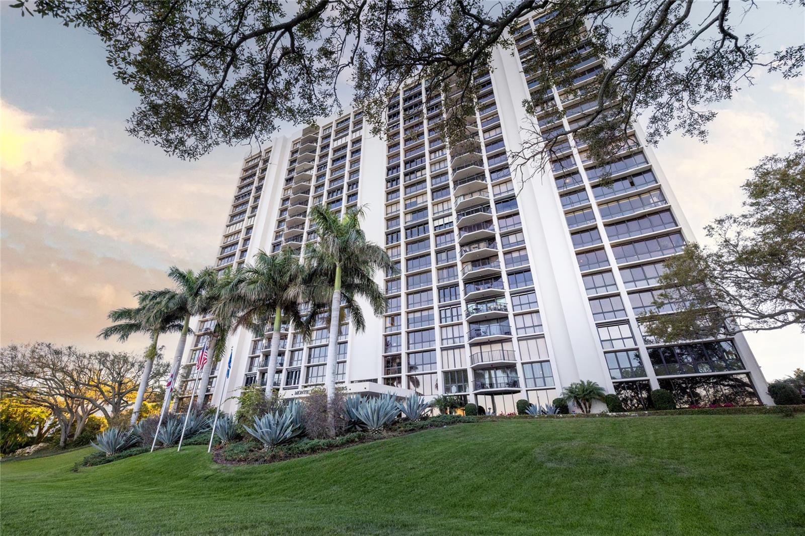 Photo one of 3301 Bayshore Blvd # 1710A Tampa FL 33629 | MLS P4929144