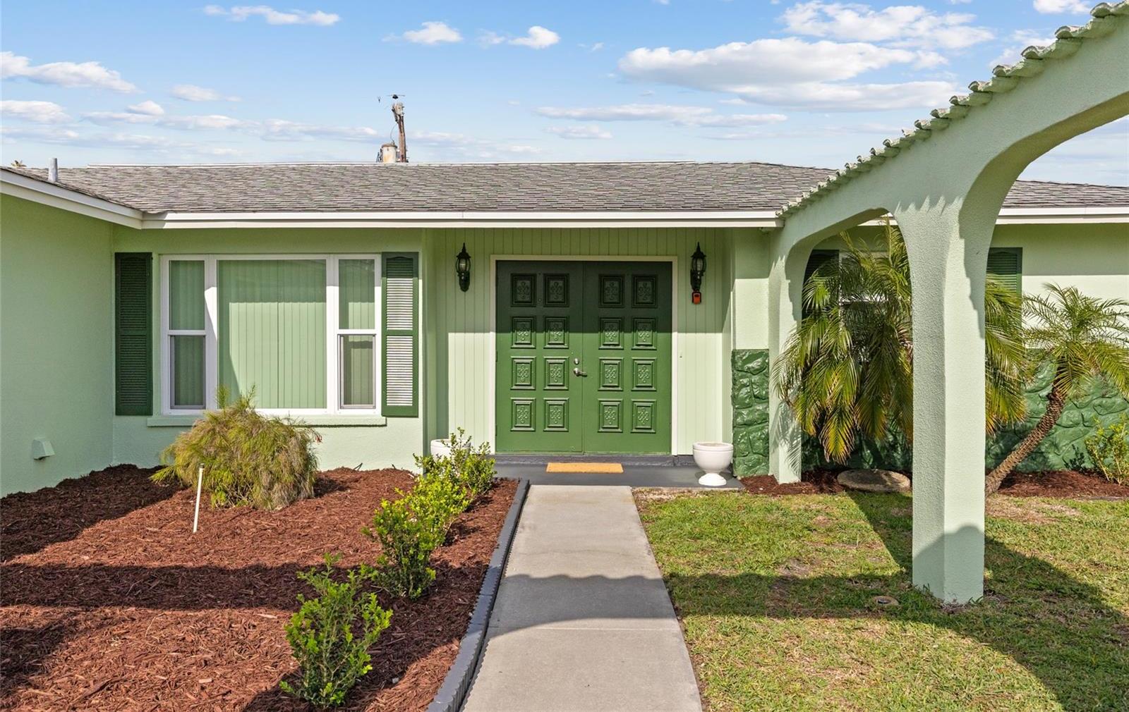 Photo one of 2241 Blackwood Dr Venice FL 34293 | MLS R4908970