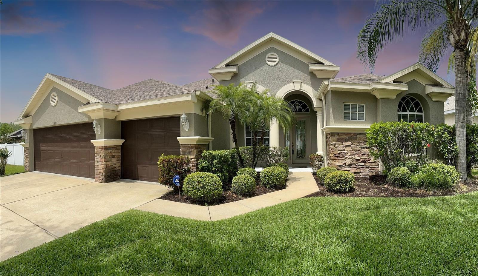 Photo one of 12801 Stanwyck Cir Tampa FL 33626 | MLS T3302366
