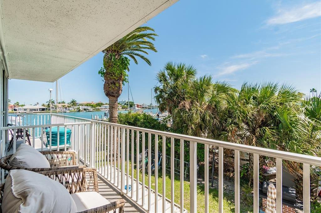 Photo one of 800 Bayway Blvd # 16 Clearwater FL 33767 | MLS T3365638