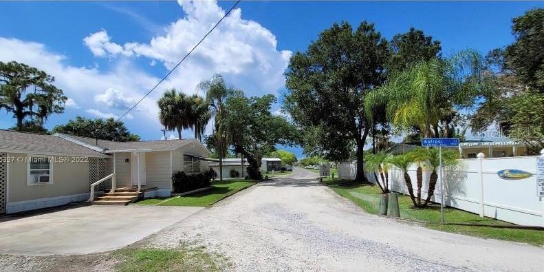 Photo one of 108 19Th Nw St Ruskin FL 33570 | MLS T3465713
