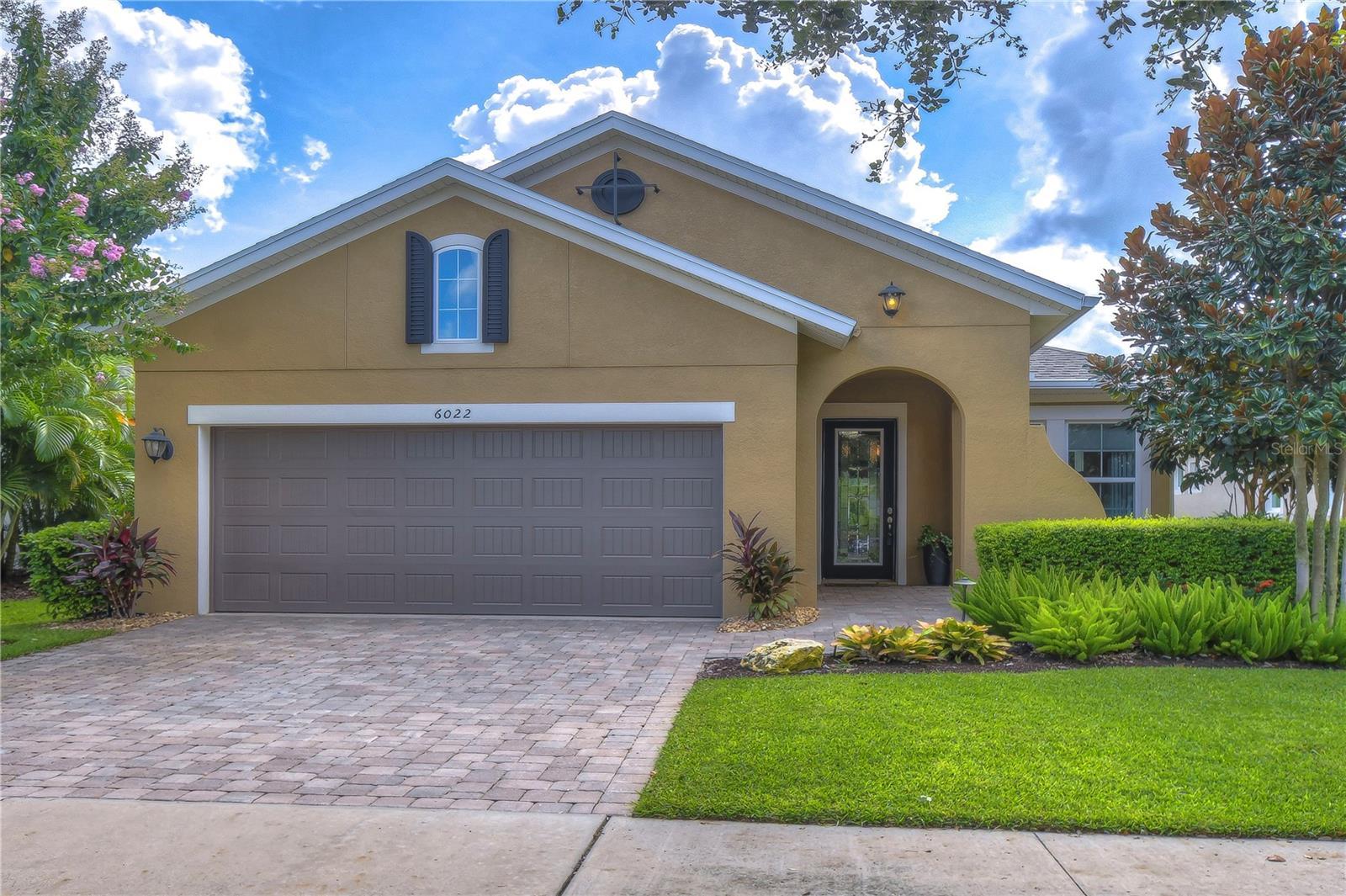 Photo one of 6022 Plover Meadow St Lithia FL 33547 | MLS T3470043