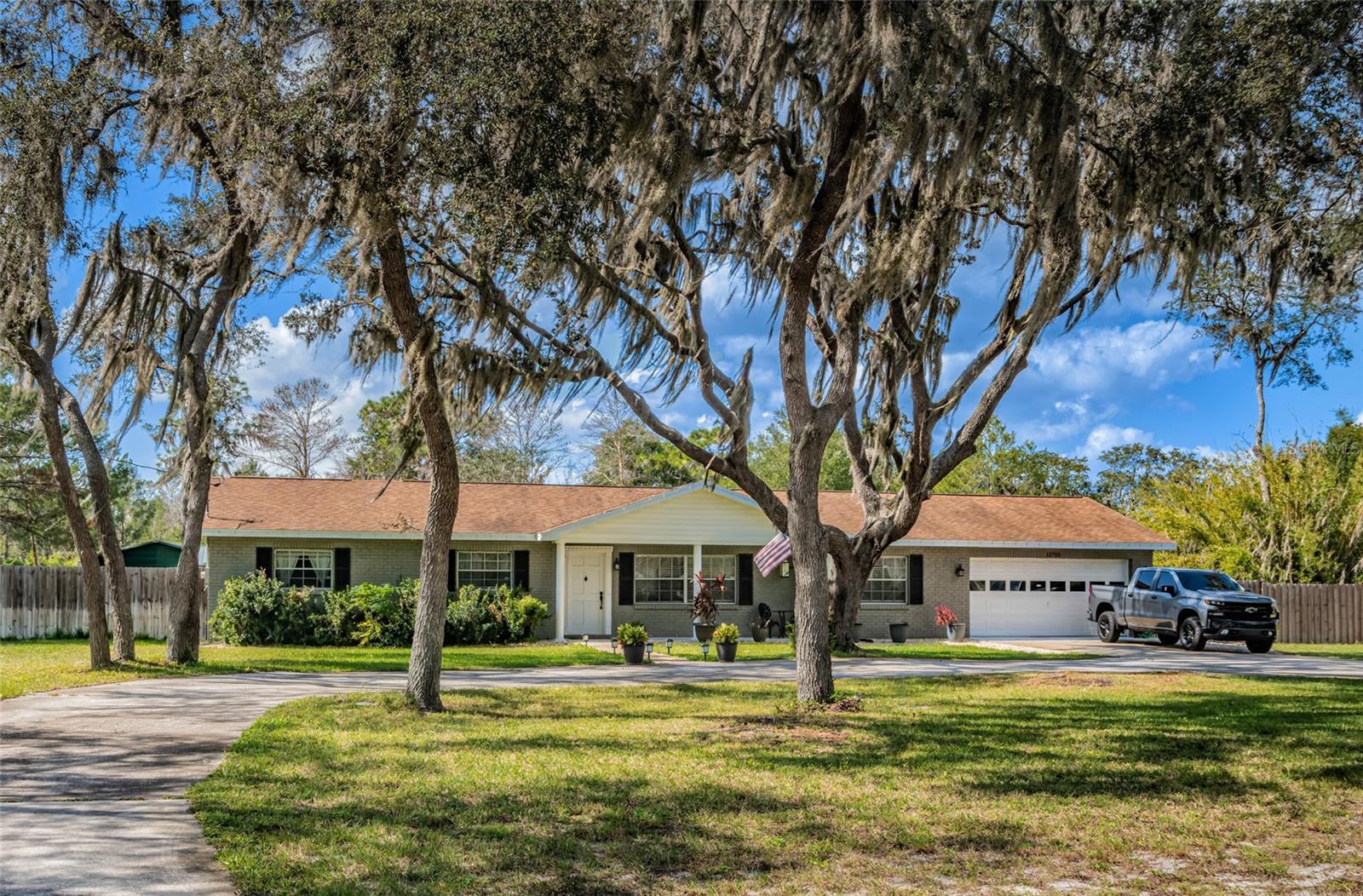 Photo one of 12703 Lake Hills Dr Riverview FL 33569 | MLS T3476634