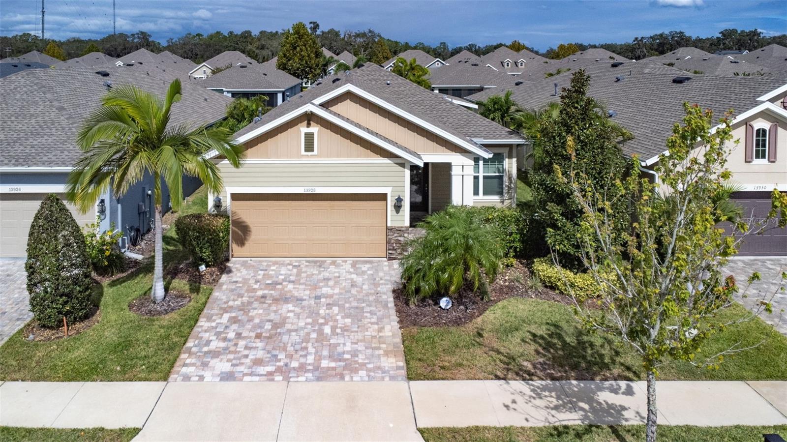 Photo one of 13928 Swallow Hill Dr Lithia FL 33547 | MLS T3478959