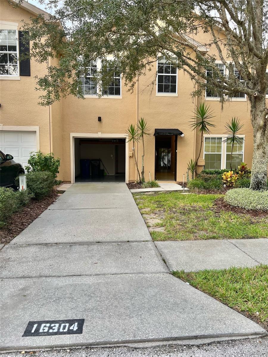 Photo one of 16304 Parkstone Palms Ct Tampa FL 33647 | MLS T3479444