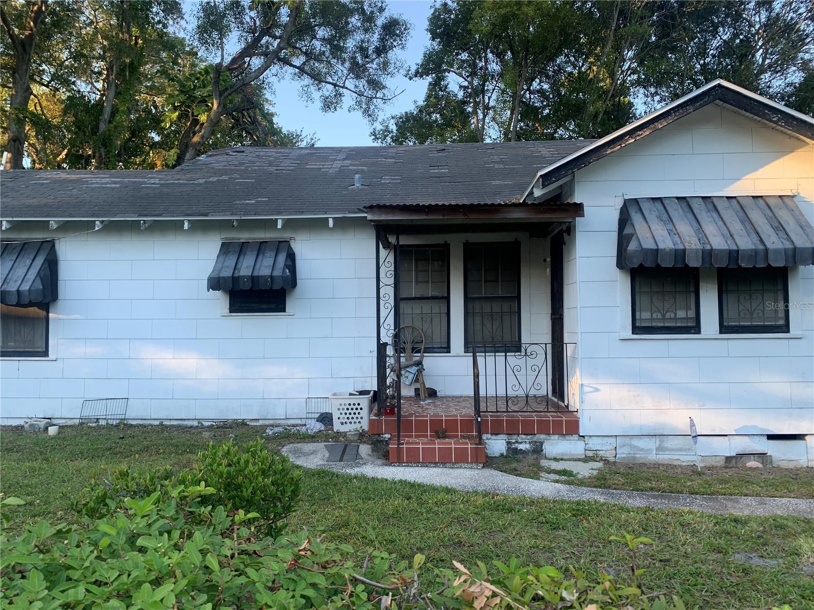 Photo one of 2402 N Glenwood Dr Tampa FL 33602 | MLS T3481903