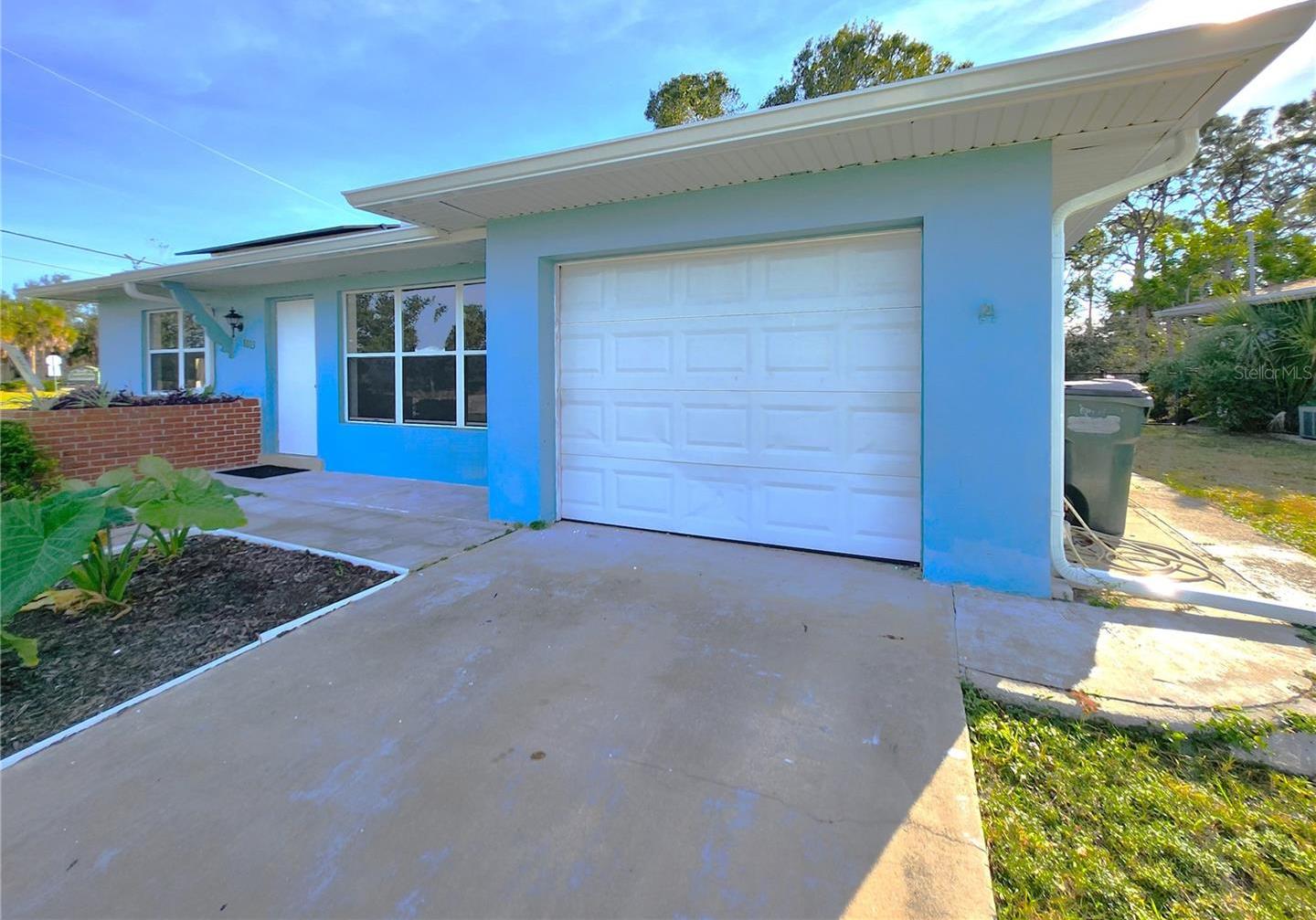 Photo one of 8003 Herbison Ave North Port FL 34287 | MLS T3485176