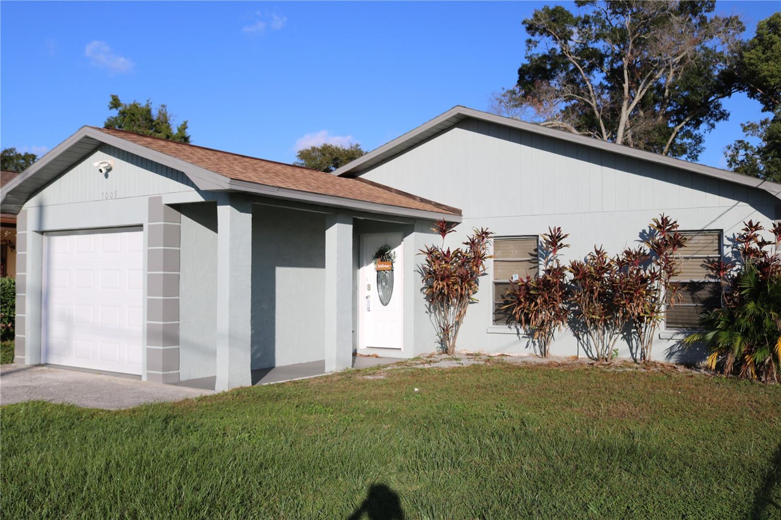 Photo one of 7009 N Coolidge Ave Tampa FL 33614 | MLS T3486780